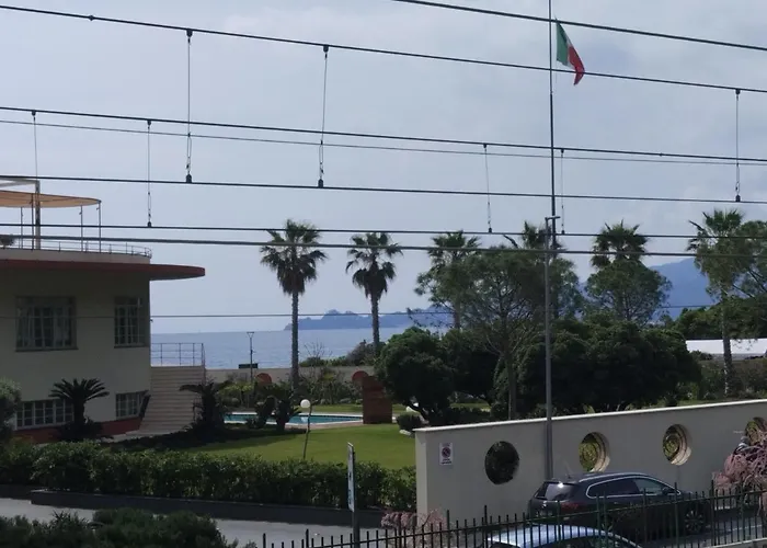 アパート Casa Cristina, Vista Mare A Pochi Passi Dalle Spiagge キアーヴァリ